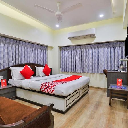 Oyo 17117 Hotel Rainbow Vadodara Kültér fotó
