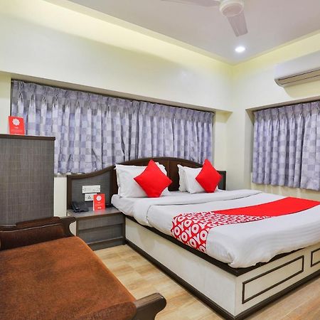 Oyo 17117 Hotel Rainbow Vadodara Kültér fotó