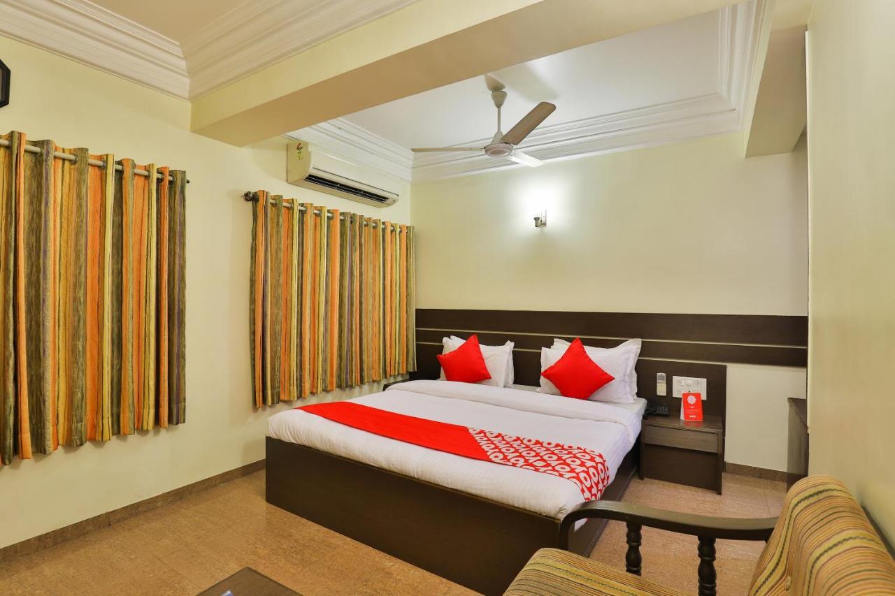 Oyo 17117 Hotel Rainbow Vadodara Kültér fotó