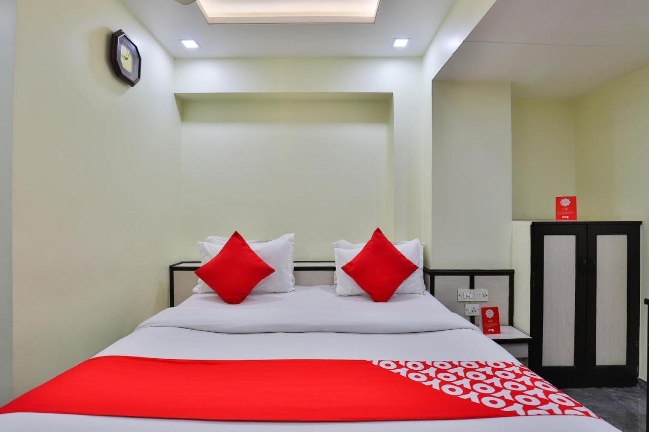 Oyo 17117 Hotel Rainbow Vadodara Kültér fotó