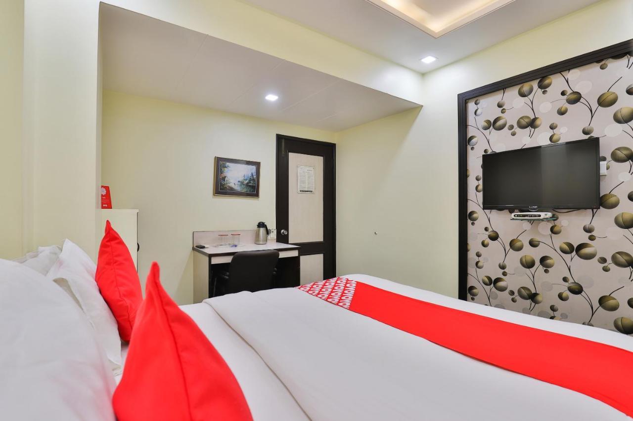 Oyo 17117 Hotel Rainbow Vadodara Kültér fotó