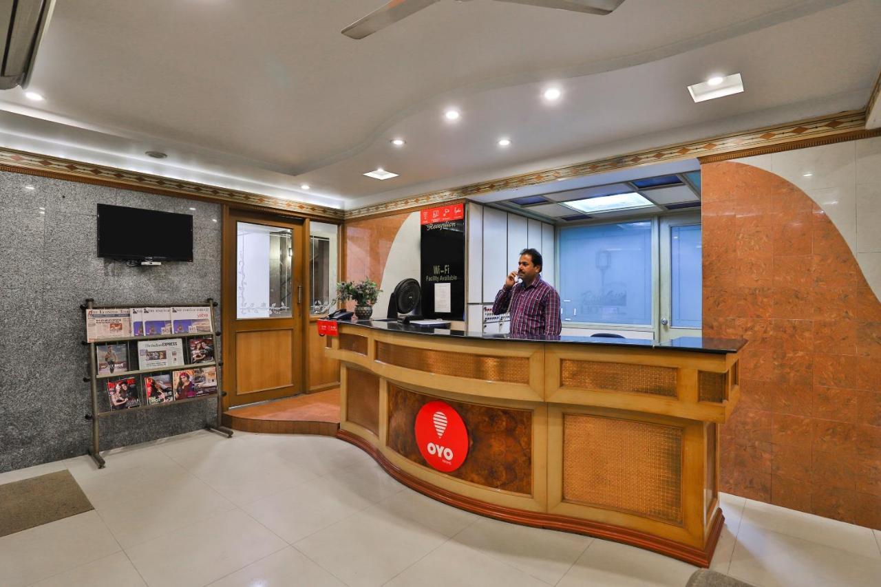 Oyo 17117 Hotel Rainbow Vadodara Kültér fotó