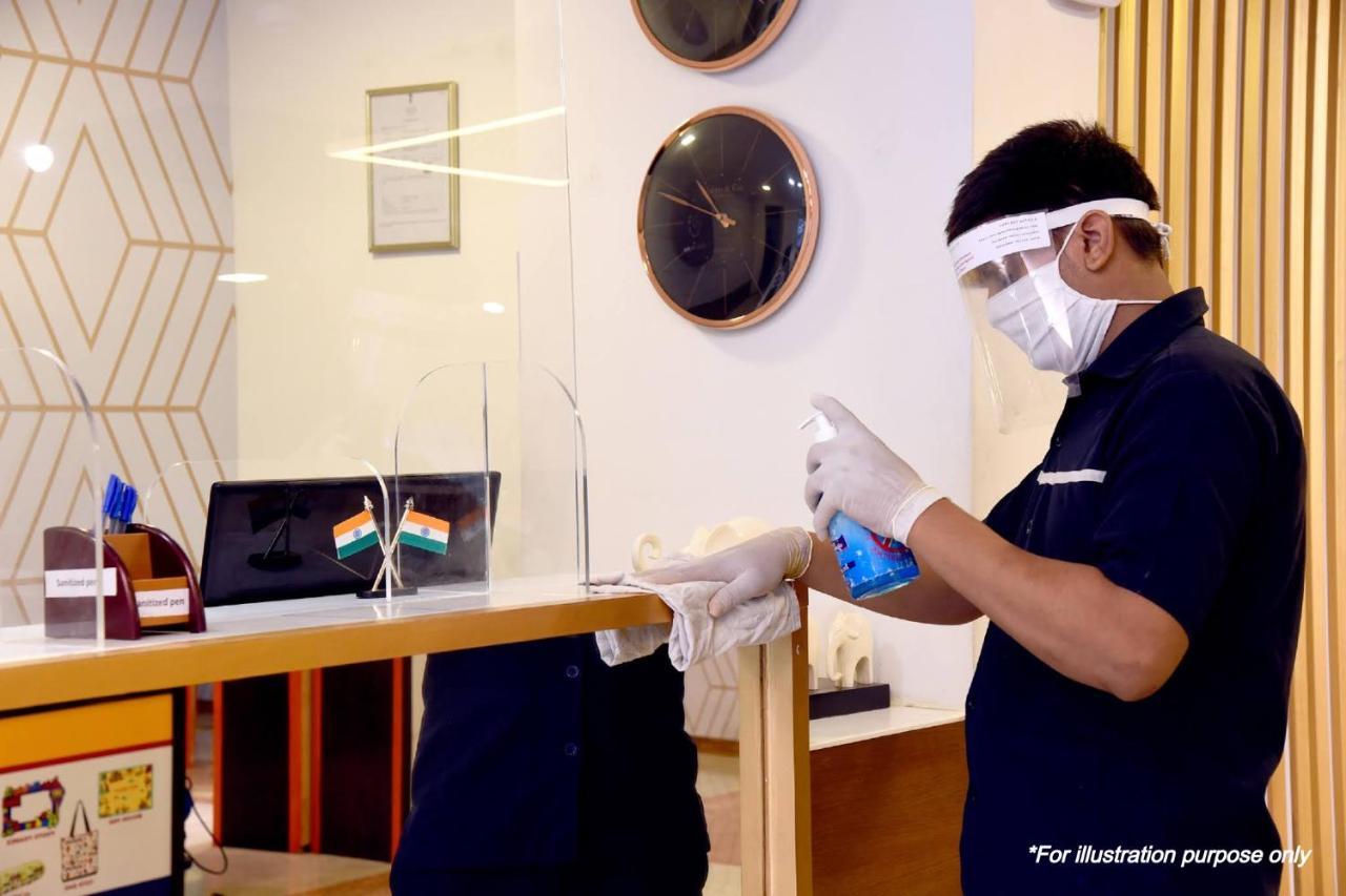 Oyo 17117 Hotel Rainbow Vadodara Kültér fotó
