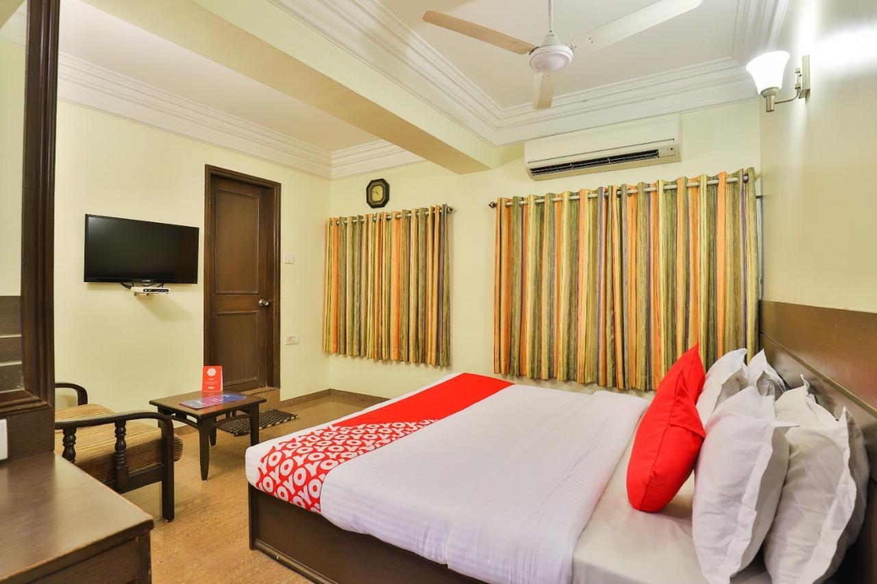 Oyo 17117 Hotel Rainbow Vadodara Kültér fotó